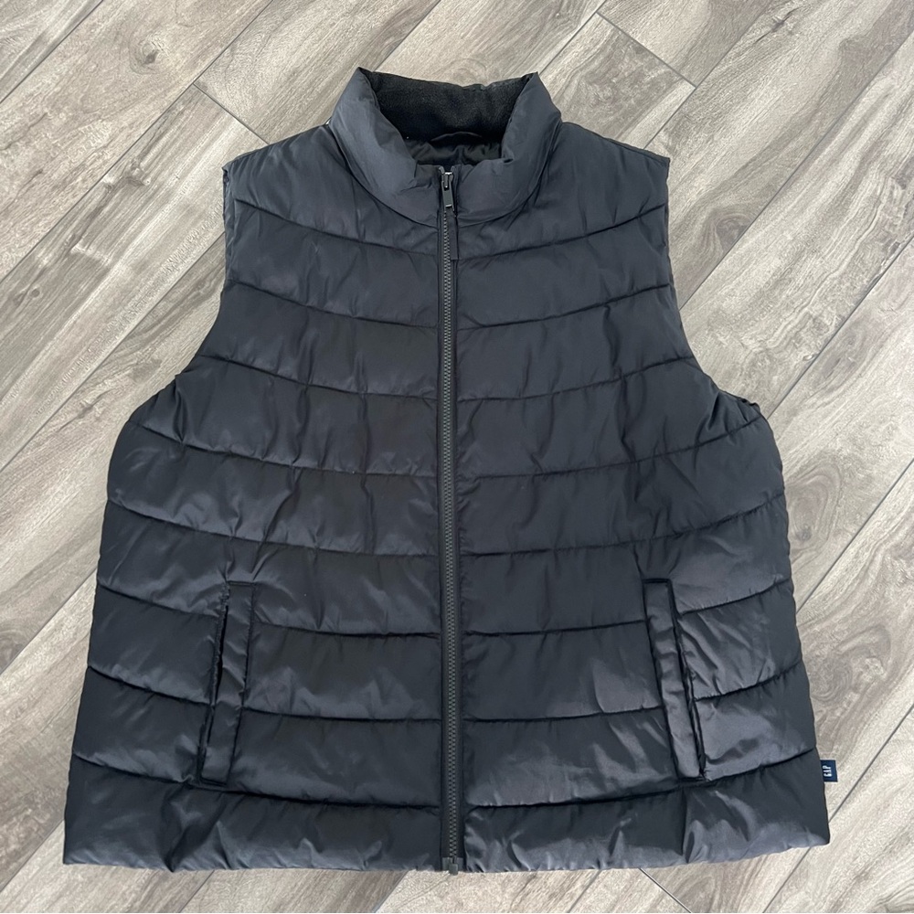 GAP Cold Control Women’s Puffer Vest - Size XL